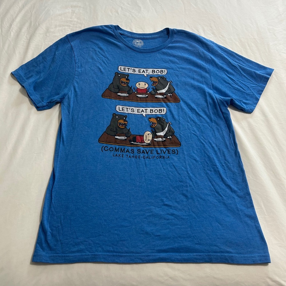 The Duck Company Lake Tahoe Commas Save Lives Bear Graphic T-Shirt Blue Mens L